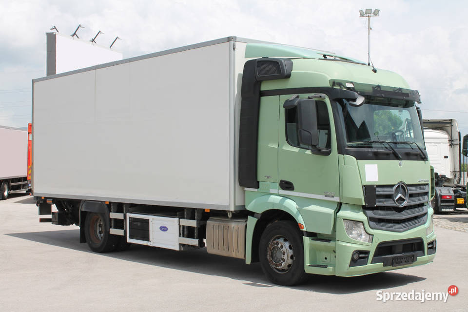 2 osiowa chlodnia Mercedes 1842 sypialna kabina 12000cm3 Warszawa