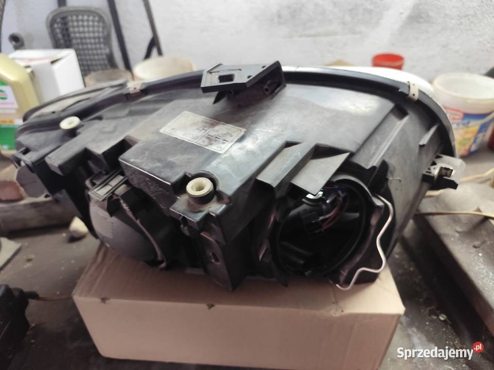 Lampy przednie a4 b7 łódzkie Zgierz sprzedam