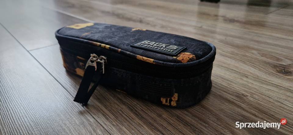 piórnik saszetka Derform czarny chłopca sprzedam