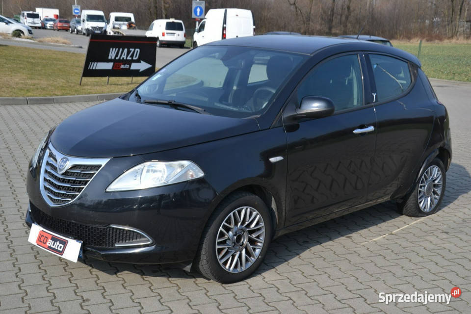 Lancia Ypsilon 12 benzynka 70 klimatyzacja fajny 1200cm3 Lancia Kęty