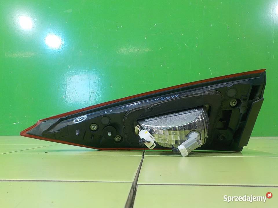 MAZDA 3 BM III 22 D 15r SEDAN 4D lampa lewa tyl