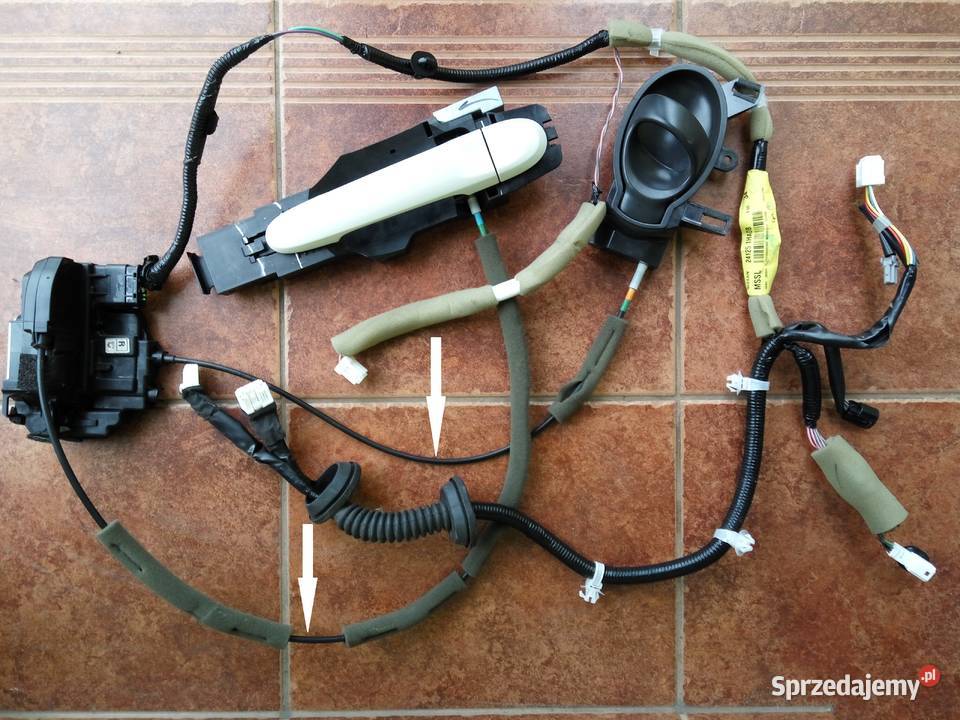 Nissan Micra K13 cięgno linka klamki zamka drzwi sprzedam