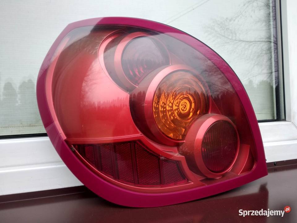 Nissan Almera N16 LIFT FL lampa tył tylna lewa