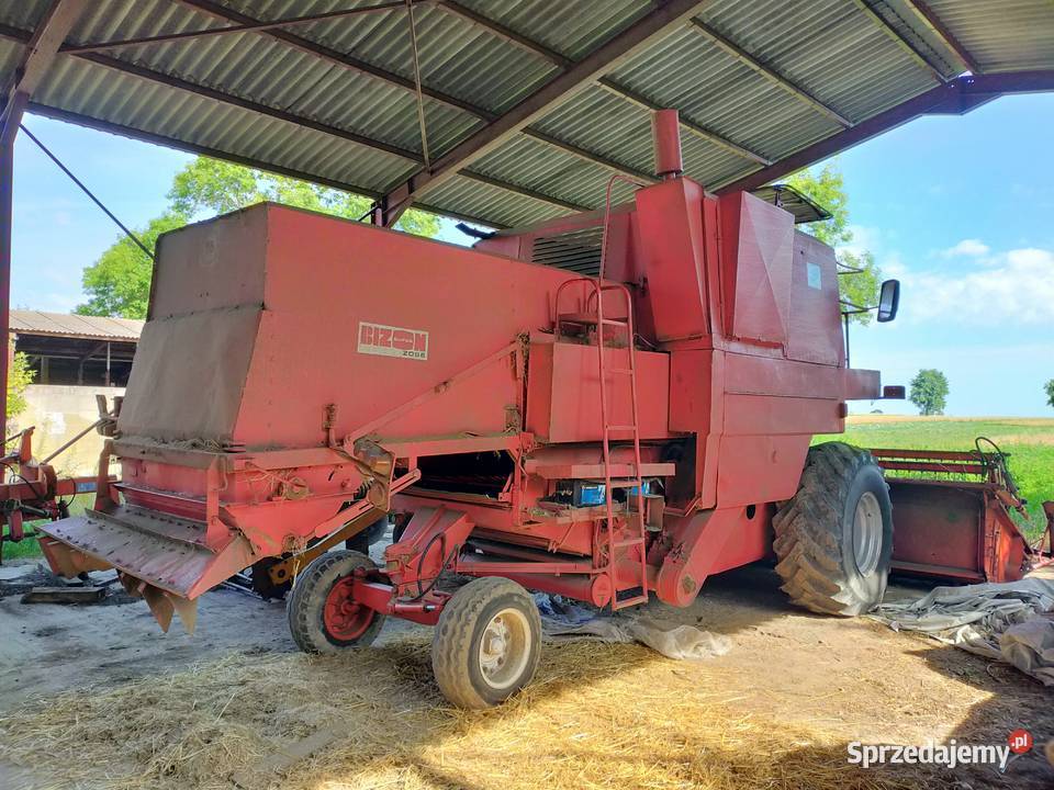 Kombajn Bizon zo56 1989r ze ścianczem słomy Dębowiec Wielki