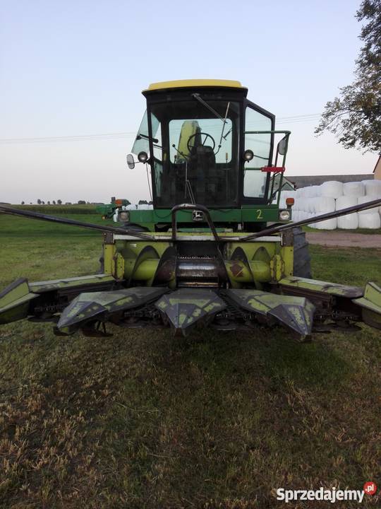 Sieczkarnia JOHN DEERE 5820 nieuszkodzony Kolno