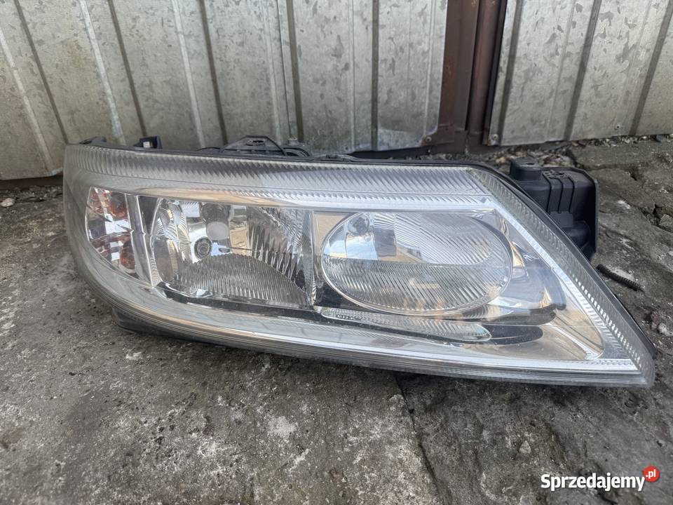 Lampa przód prawa Renault Laguna II osobowe Ostrów Wielkopolski