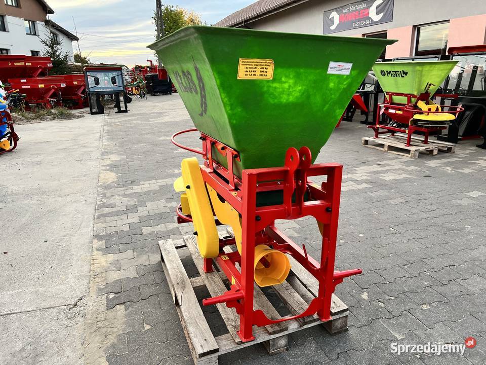 Rozsiewacz na taśmę 300 400 lejek KŁOS Motyl Warka