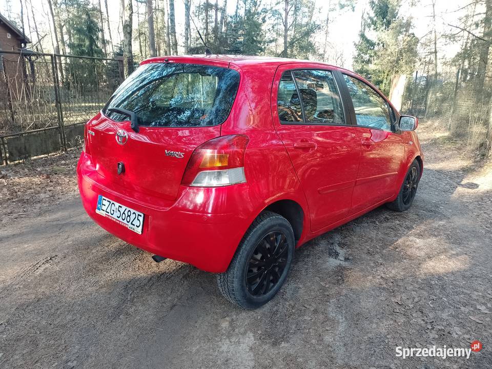 ładna Toyota Yaris II FL Kębliny sprzedam