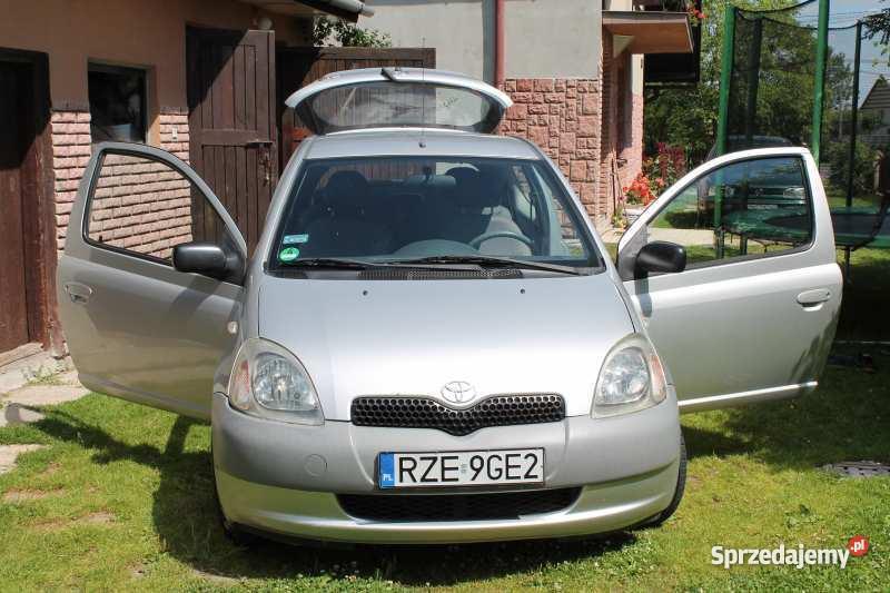 Toyota Yaris 1999 r 998cm3 Kamień