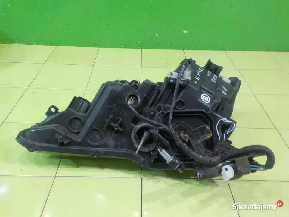 LEXUS IS II LIFT 25 B 10r SEDAN 4D lampa prawa osobowe Suków