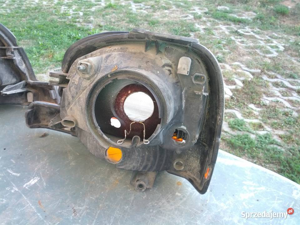 reflektory przednie do Renault Kangoo Kielce sprzedam