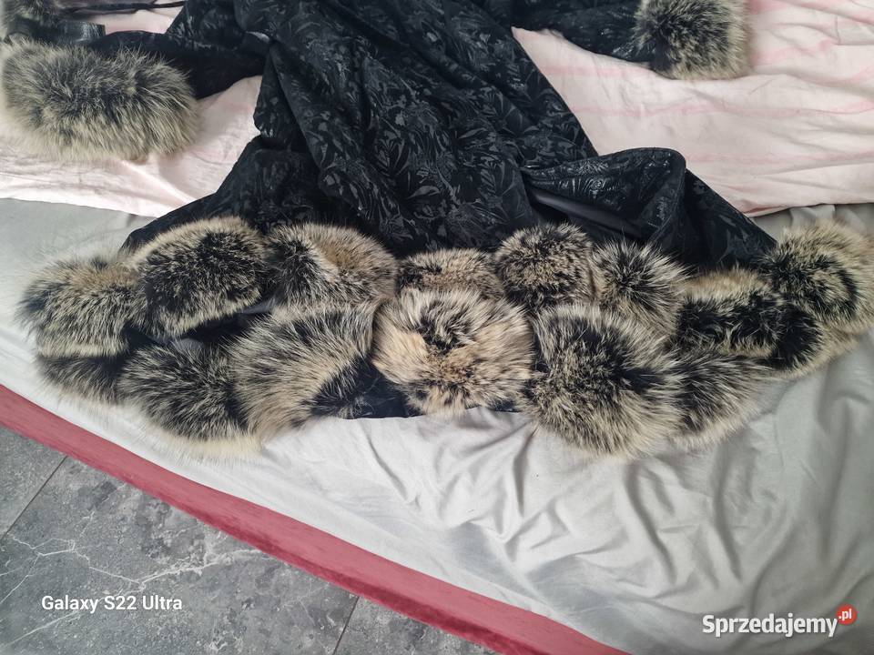 Płaszczyk zamszowy z futrem czarny Skierniewice