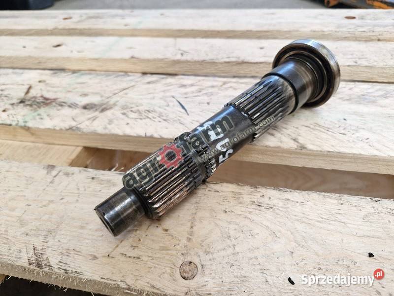 Wałek sprzęgłowy Massey Ferguson 5425 6260 Byków