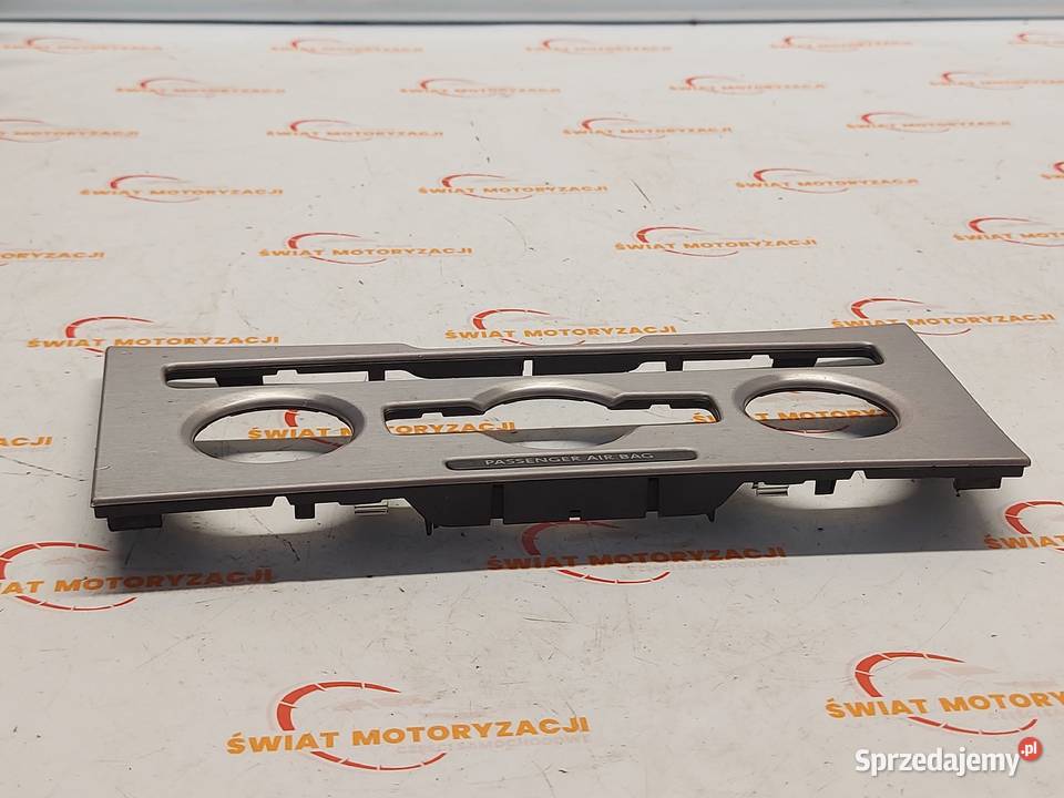 VW PASSAT CC LIFT 15r ramka panelu klimatyzacji Kielce