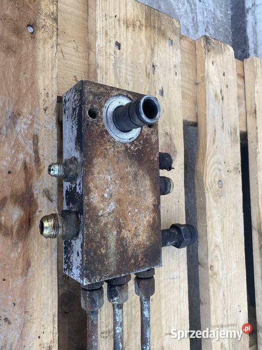 ROZDZIELACZ BLOK HYDRAULICZNY V34487600 VALTRA