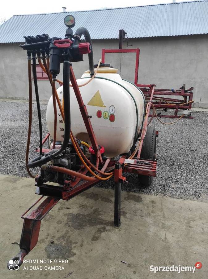 Opryskiwacz ciągany 1000l sprzedam