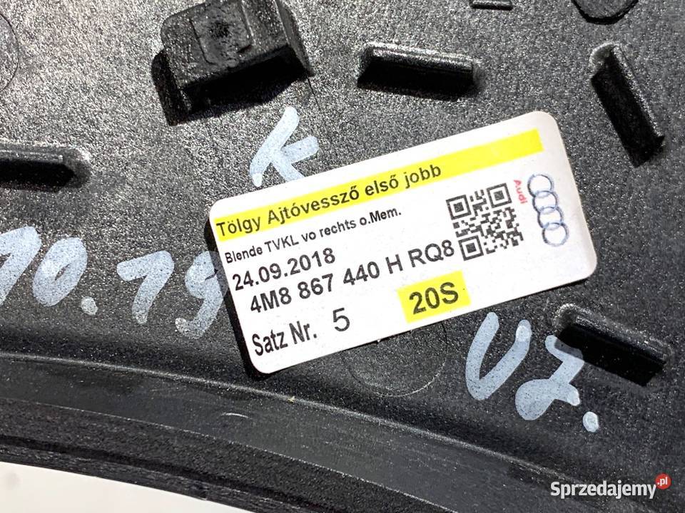 LISTWA DEKOR DRZWI BOCZKA PRAWY PRZÓD AUDI Q8