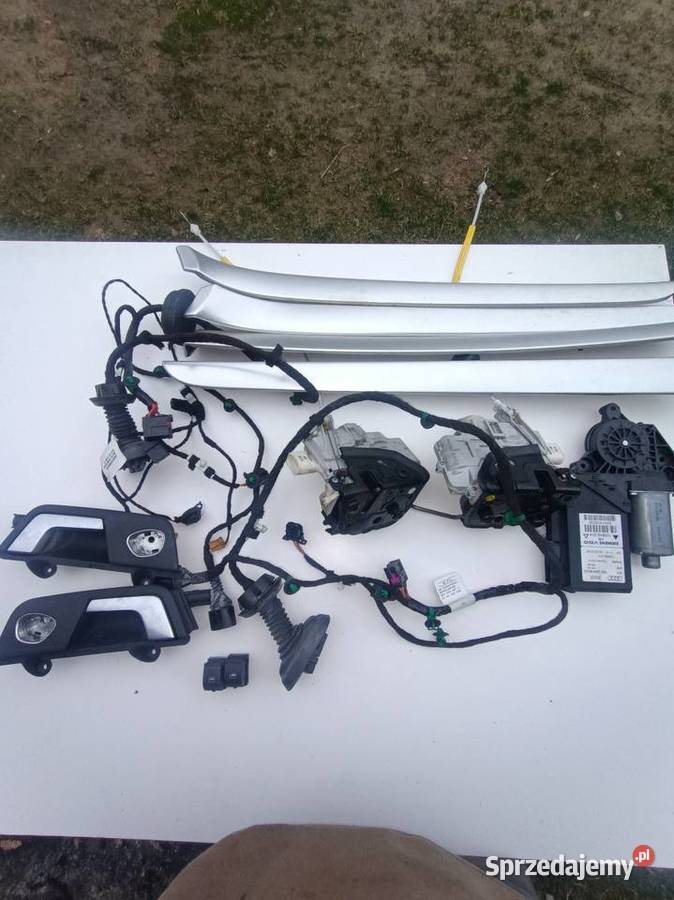 Szyby boczne audi a4b7 Gostchorz