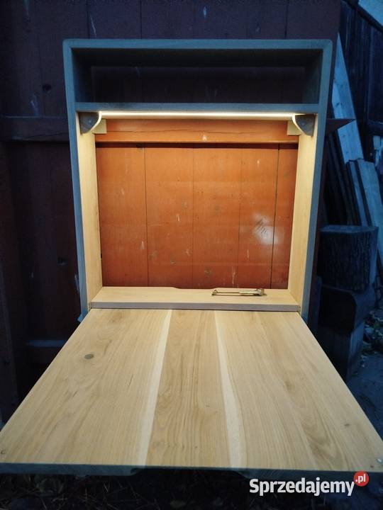 Biurko wiszące z litego drewna dębowego Postolice