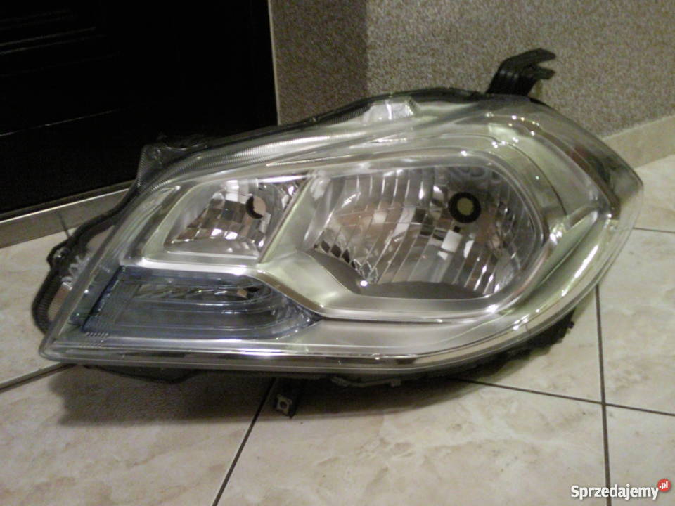Suzuki SX4 Scross reflektor przedni lewy Zabłocie