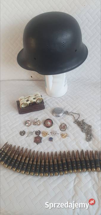 Hełm Niemiecki odznaki Militaria Militaria Strzałkowo sprzedam