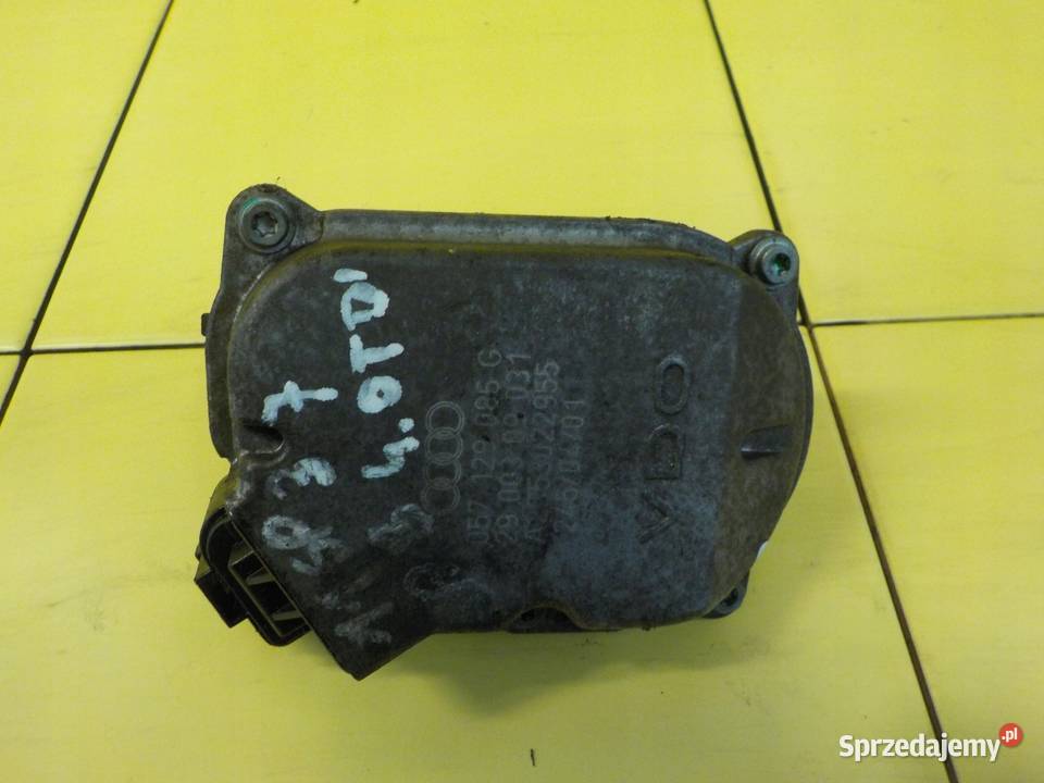 AUDI A8 D3 40 TDI 06r 275 ASE nastawnik klap osobowe