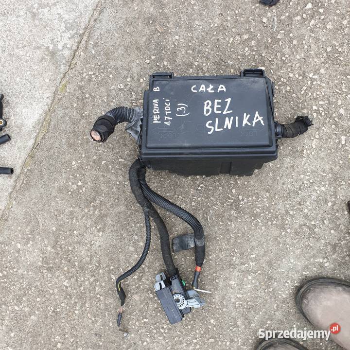 OPEL MERIVA II B 17 CDTI SKRZYNKA BEZPIECZNIKOW kujawsko-pomorskie Łochowice