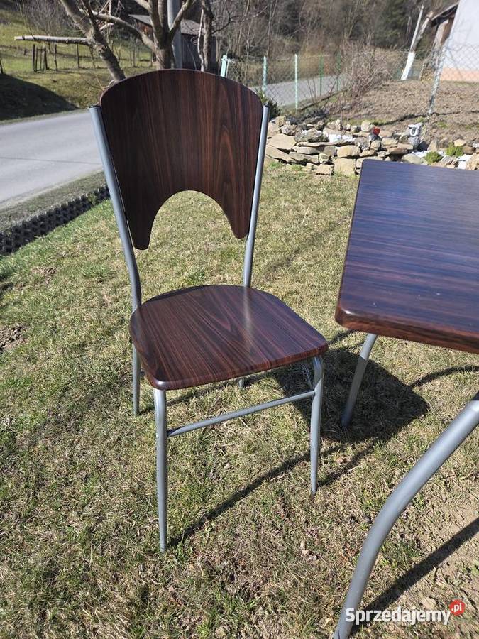 Stół z 4 krzesłami Dynów