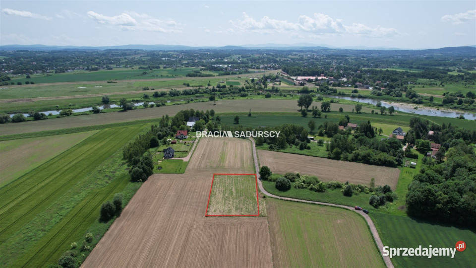 Grunt Wołowice 2500m2 budowlana