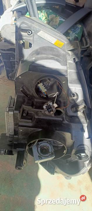 Uszkodzona lampa przednia nissan Qashqai j10 osobowe małopolskie sprzedam