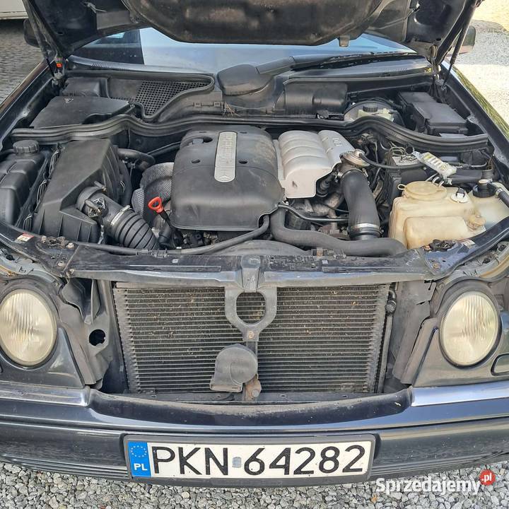Sprzedam Mercedesa E220 manualna Główiew sprzedam