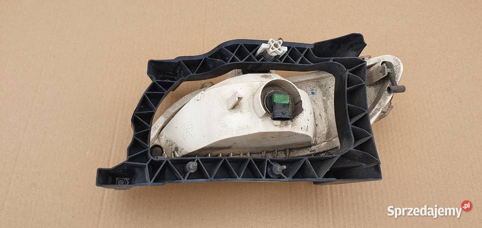 DAF XF 106 HALOGEN PRAWY PRZECIWMGIELNY LAMPA ciężarowe