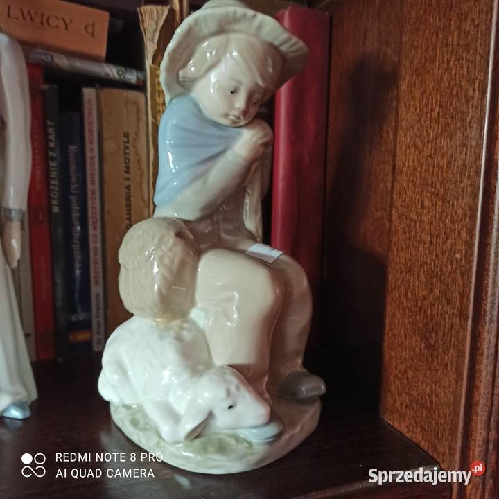 Figurka Chłopiec z Barankiem Zaphirro Porcelana Porcelana i szkło Gdańsk
