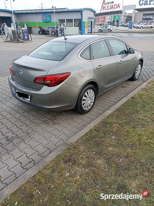 Opel astra 20261 rej 2027