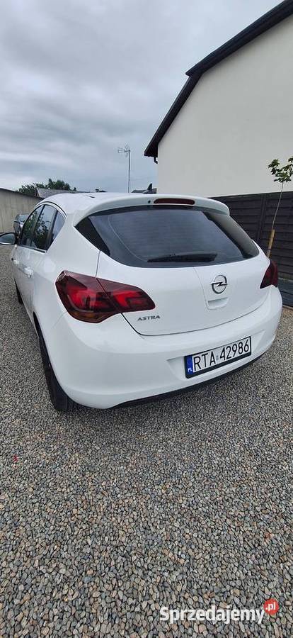 Opel Astra 16 2010r Astra sprzedam