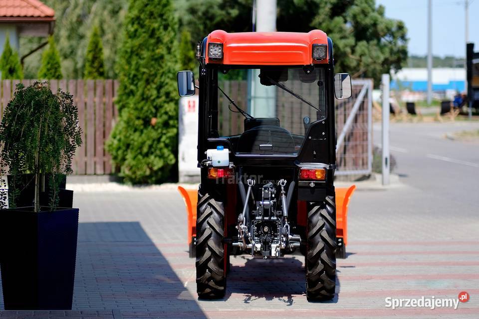 Kubota A211N 4x4 21 CAB pług do śniegu Tajęcina
