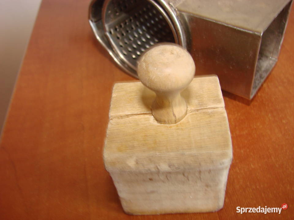 stary młynek do orzechów migdałów itp pomorskie Pruszcz Gdański sprzedam