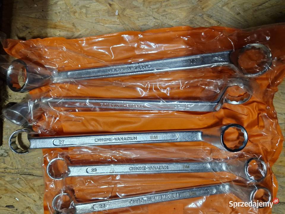 Zestaw 12 kluczy oczkowych odgiętych Manesman