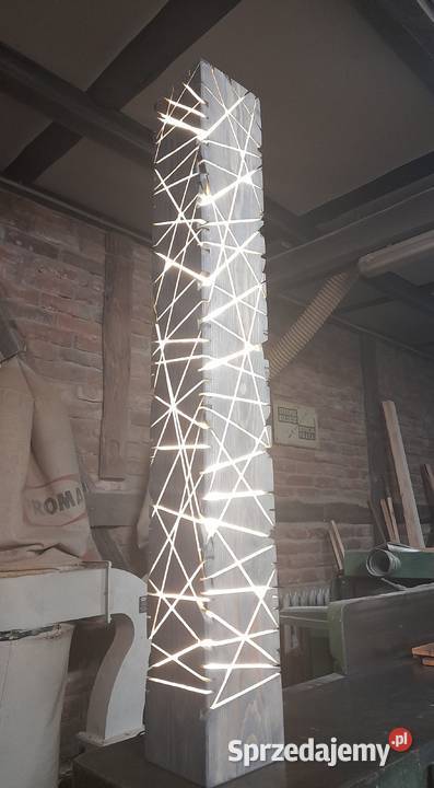 Lampa podłogowa
