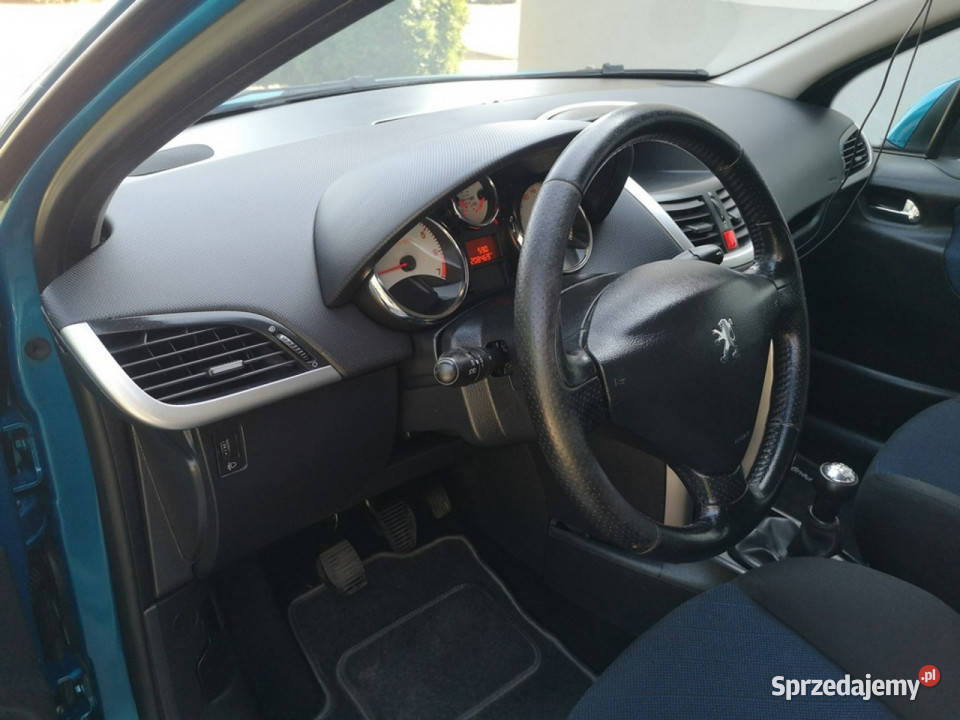 Peugeot 207 14 16v Benzyna 88 Klimatronik Navi Hatchback 207 Strzegom sprzedam