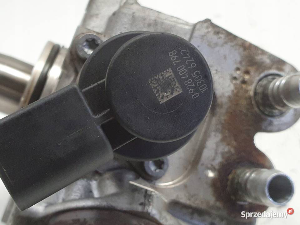 BMW F10 F11 20 D POMPA WTRYSKOWA 0445010517