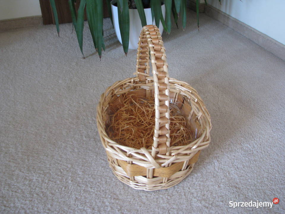 Piękny owalny kosz wiklinowy koszyk