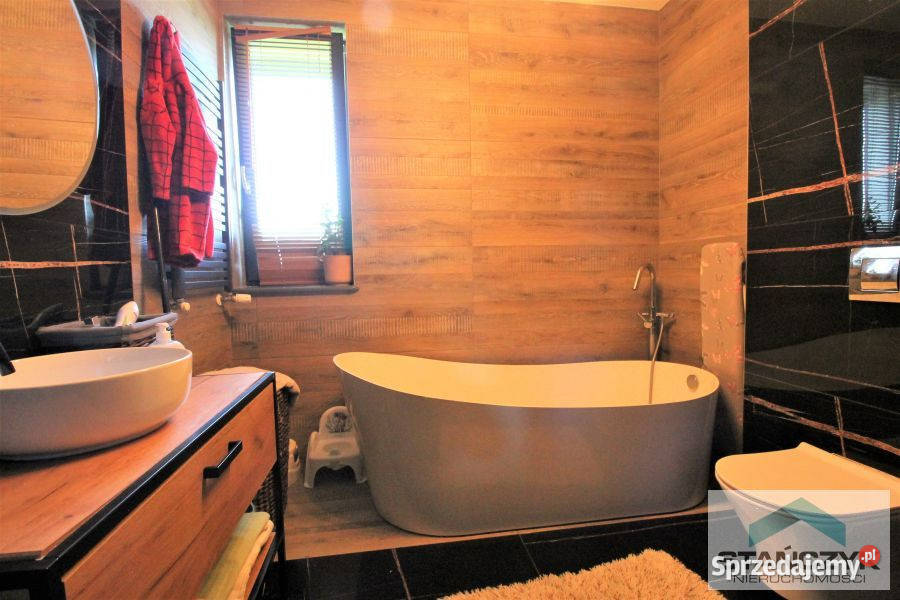 Sprzedam dom wolnostojący Kamień Pomorski 1235m2 Liczba pokoi 4