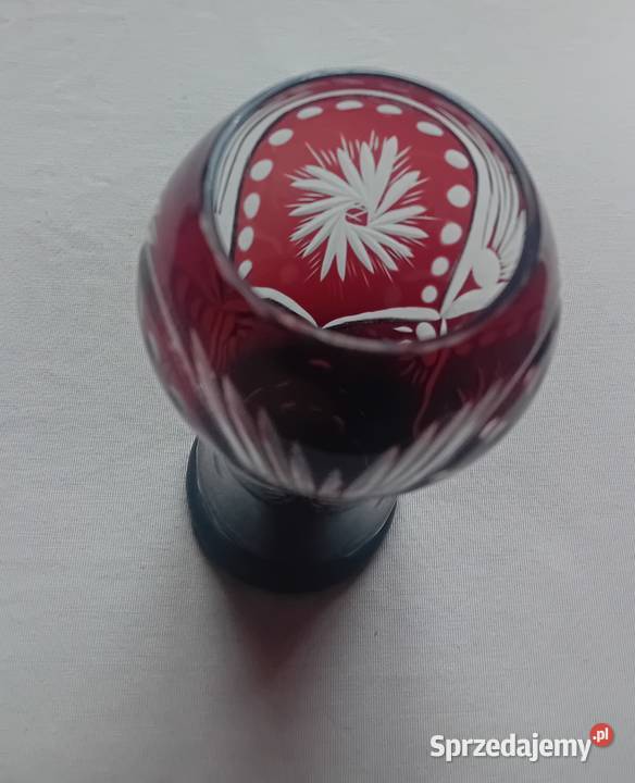 Rubinowy ręcznie szlifowany wazon kryształowy Koźminek