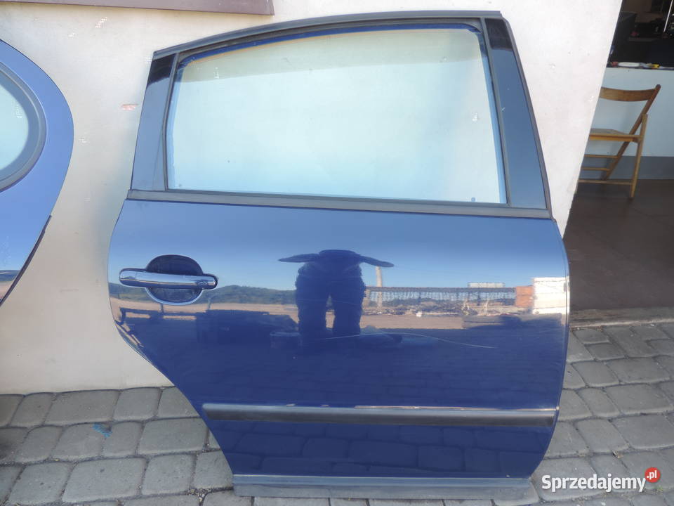 VW PASSAT B5 SEDAN DRZWI PRAWY TYŁ LA5E Rok produkcji 1999 Nowy Sącz sprzedam
