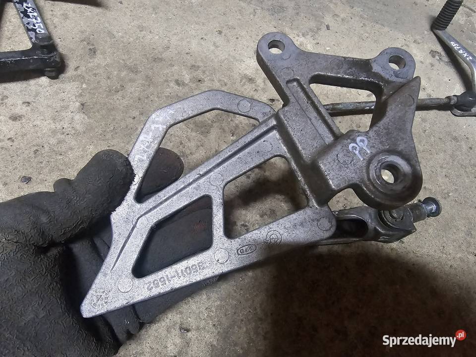Kawasaki ZXR 750 set lewy podnóżek wajcha cięgno