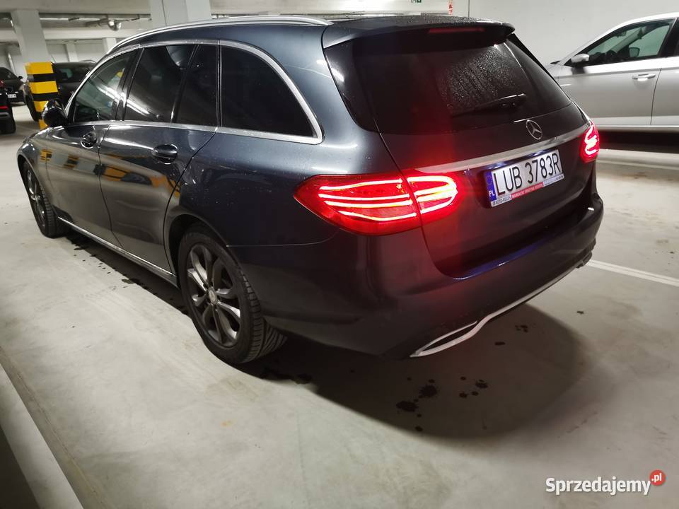 Półskóra el bagażnik