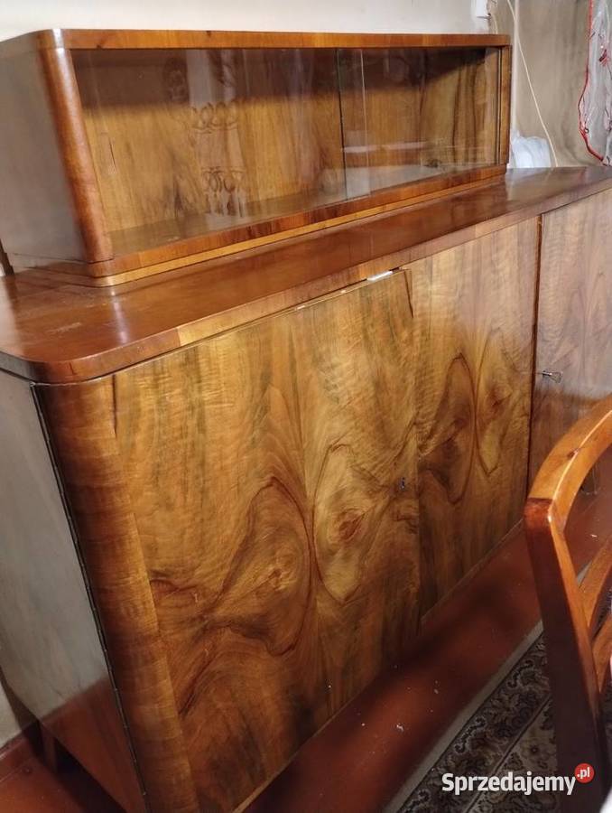 Sprzedam szeroki niski stary kredens pokojowy z Jelenia Góra