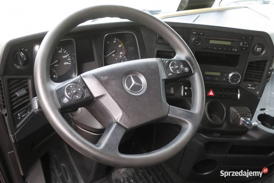 Ciągnik siodłowy MERCEDESBENZ ACTROS 1845 łódzkie Opoczno