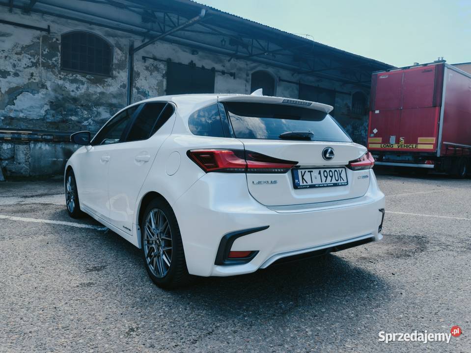 Lexus CT200h